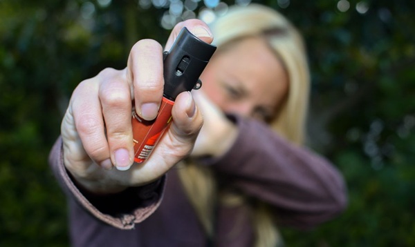 Mulheres maiores de 18 anos poderão comprar e portar spray de pimenta (Dan Race/Adobe Stock)