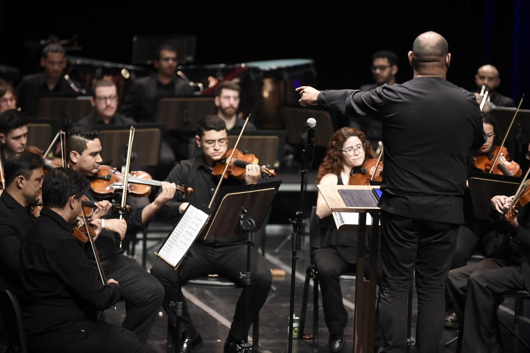GRU Sinfônica interpreta Mozart, Beethoven e Tchaikovsky (Foto-Nícollas Ornelas/PMG)