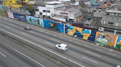 Via Dutra vira galeria a céu aberto com obras de artistas (Foto: Diego Fróis /PMG)