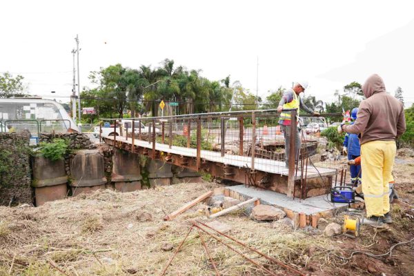 Ponte de pedestres que dá acesso ao Aeroporto de Guarulhos (Foto-Umaitá Pires / PMG)