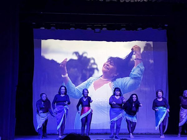 Espetáculo “Envelhe-É Ser” leva histórias de mulheres (Foto: Divulgação)