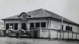 Imagem do Escola Capistrano de Abreu - Arquivo Histórico Municipal / PMG